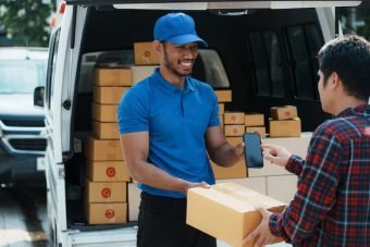 delivery-man-handing-parcel-box-customer-percel-box-being-paid-with-contactless-nfc-payment-with-phone_1026936-227-qmnfxfaw61hrx6flti7uebxq9d927lenzpwsj90mam delivery-man-handing-parcel-box-customer-percel-box-being-paid-with-contactless-nfc-payment-with-phone_1026936-227-qmnfxfaw61hrx6flti7uebxq9d927lenzpwsj90mam